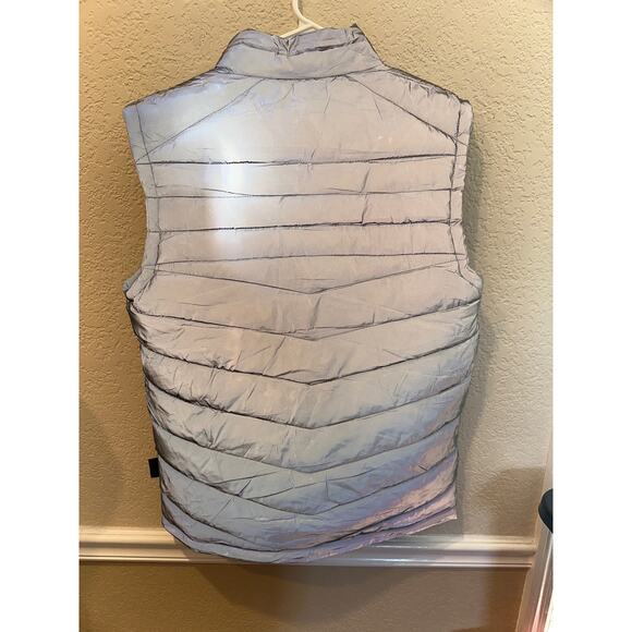 ⭐️ Men’s Silver Spoon Army Silver Puffer Vest. Size Small - Picture 3 of 5